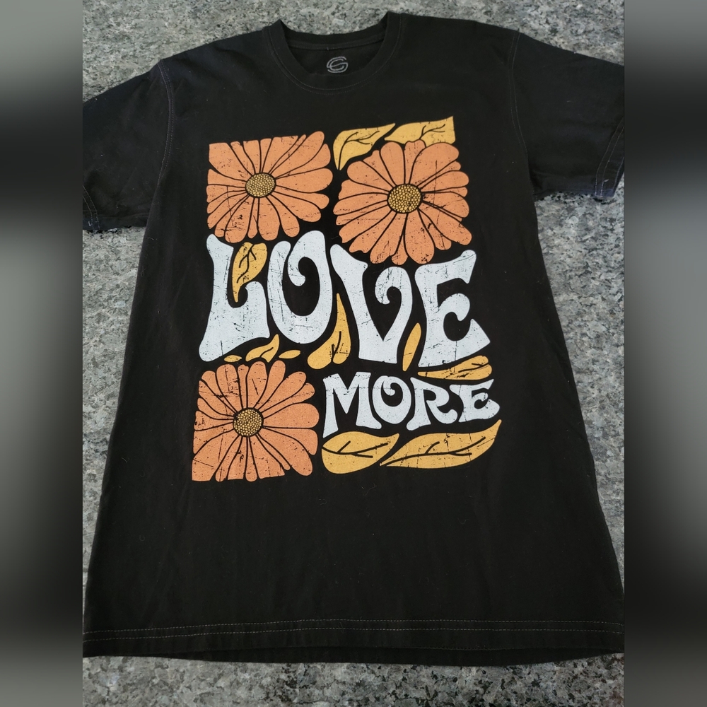 Social Culture t-shirt Size Small